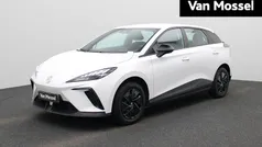 Wit Gebruikt 2023 MG MG4 EV Hatchback | € 18.900 (Eerlijke prijs)