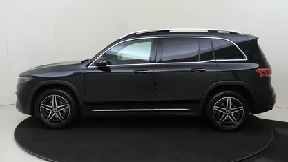 Zwart Gebruikt 2022 Mercedes EQB300 AMG line SUV | € 37.945 (Eerlijke prijs)