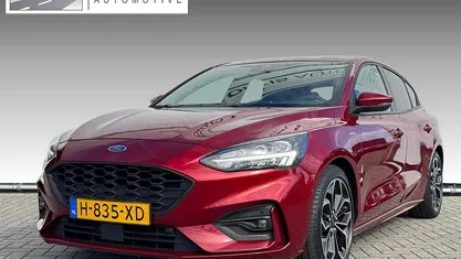 Rood Gebruikt 2020 Ford Focus Business Edition Hatchback | € 16.895 (Eerlijke prijs)