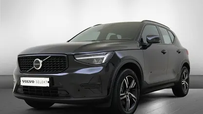 Zwart (metallic) Occasion 2025 Volvo XC40 Plus SUV | € 41.950 (Eerlijke prijs)