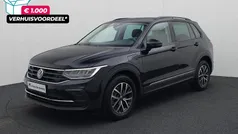 Zwart Gebruikt 2021 VW Tiguan Life SUV | € 27.440 (Super prijs)