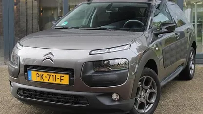 Grijs Gebruikt 2017 Citroën C4 PureTech SUV | € 5.950 (Goede deal)