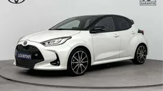 Wit Gebruikt 2023 Toyota Yaris Hybrid Sport Hatchback | € 26.950 (Eerlijke prijs)
