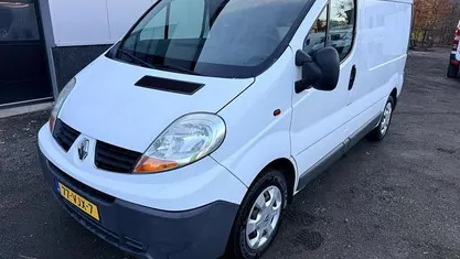 Wit Gebruikt 2007 Renault Trafic MPV | € 3.950 (Eerlijke prijs)