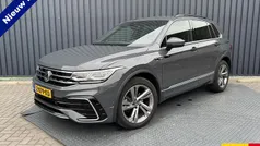 Grijs Gebruikt 2023 VW Tiguan Business+ SUV | € 39.945 (Eerlijke prijs)