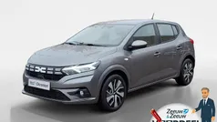 Gebruikt 2024 Dacia Sandero Expression Hatchback | € 18.950 (Eerlijke prijs)
