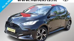 Zwart Gebruikt 2024 Toyota Yaris Hybrid Edition Hatchback | € 26.499 (Eerlijke prijs)