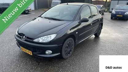 Zwart Gebruikt 2003 Peugeot 206 Premium Hatchback | € 1.250 (Eerlijke prijs)