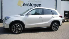 Gebruikt 2024 Suzuki Vitara Style SUV | € 26.950 (Eerlijke prijs)