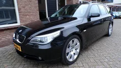 Zwart, metallic lak Gebruikt 2004 BMW 545 Comfort Edition Stationwagen | € 6.950 (Eerlijke prijs)