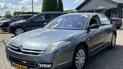 Grijs, metallic lak Gebruikt 2006 Citroën C6 Exclusive Sedan | € 6.950 (Eerlijke prijs)