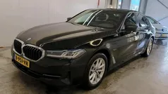 Zwart Gebruikt 2022 BMW 530e Efficient Dynamics Sedan | € 26.800 (Eerlijke prijs)