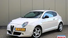 Wit, metallic lak Gebruikt 2016 Alfa Romeo MiTo Exclusive Hatchback | € 8.750 (Eerlijke prijs)