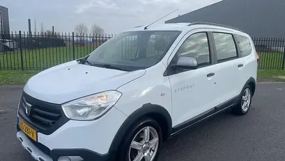Wit Gebruikt 2016 Dacia Lodgy Stepway MPV | € 6.599 (Goede deal)