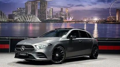 Grijs (metallic) Gebruikt 2018 Mercedes A200 AMG Hatchback | € 21.499 (Eerlijke prijs)