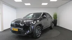 Zwart Gebruikt 2022 Toyota Yaris Cross Team SUV | € 25.850 (Goede deal)