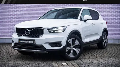 Gebruikt 2021 Volvo XC40 Momentum SUV | € 27.894 (Eerlijke prijs)