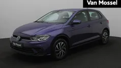 Paars Gebruikt 2023 VW Polo Life Hatchback | € 21.900 (Eerlijke prijs)