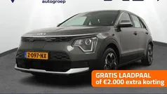 Grijs Gebruikt 2024 Kia e-Niro Light SUV | € 35.950 (Eerlijke prijs)