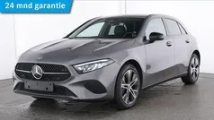 Berggrijs metaalkleur metallic Gebruikt 2024 Mercedes A250 Advanced Hatchback | € 36.945 (Eerlijke prijs)
