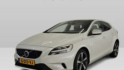 Gebruikt 2019 Volvo V40 Hatchback | € 23.935 (Eerlijke prijs)