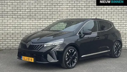 Zwart Occasion 2024 Renault Clio V Techno Hatchback | € 24.195 (Eerlijke prijs)