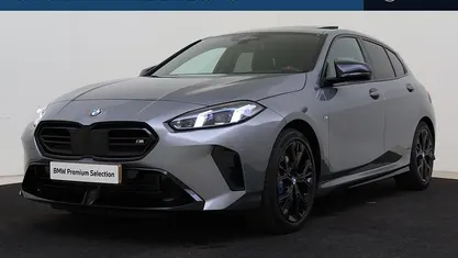 Occasion BMW M135 Executive 300 PK (220 kW) 2025 Grijs Hatchback