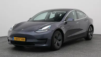 Occasion Tesla Model 3 Standard Range 239 kW (325 PK) 2020 Grijs (metallic) Sedan