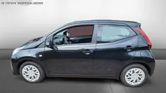 Zwart Gebruikt 2019 Toyota Aygo X-play Hatchback | € 9.500 (Eerlijke prijs)