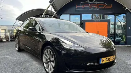 Occasion 2020 Tesla Model 3 Standard Range Sedan | € 19.680 (Eerlijke prijs)