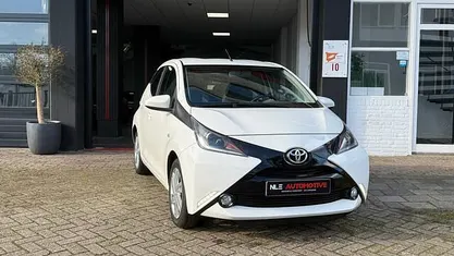 Occasion 2017 Toyota Aygo X-play Hatchback | € 6.695 (Eerlijke prijs)
