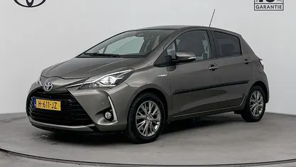 Gebruikt 2020 Toyota Yaris Hybrid Hatchback | € 17.945 (Eerlijke prijs)