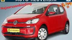 Rood Gebruikt 2017 VW up! take up! Hatchback | € 7.900 (Eerlijke prijs)
