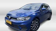 Blauw Gebruikt 2023 VW Polo Life Hatchback | € 22.450 (Eerlijke prijs)