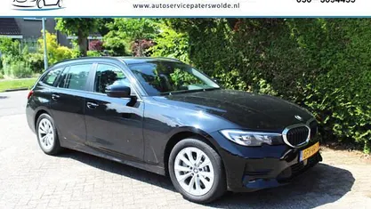 Zwart Occasion 2020 BMW 330 Executive Stationwagen | € 25.900 (Goede deal)