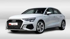 Wit, metallic lak Gebruikt 2024 Audi A3 Sportback Design Hatchback | € 34.450 (Eerlijke prijs)