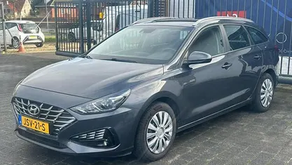 Zwart Occasion 2022 Hyundai i30 Comfort Stationwagen | € 17.488 (Eerlijke prijs)