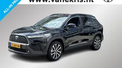 Zwart, metallic lak Gebruikt 2023 Toyota Corolla Cross Edition SUV | € 36.799 (Eerlijke prijs)