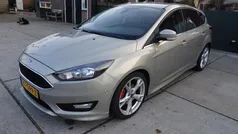 Grijs Gebruikt 2016 Ford Focus Titanium Hatchback | € 8.250 (Eerlijke prijs)