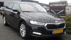 Zwart Gebruikt 2022 Skoda Octavia Business Line Stationwagen | € 16.950 (Eerlijke prijs)