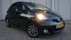 Zwart Gebruikt 2011 Toyota Aygo Hatchback | € 4.499 (Eerlijke prijs)