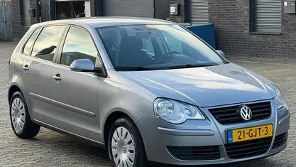 Grijs (metallic) Gebruikt 2008 VW Polo Comfortline Hatchback | € 2.249 (Eerlijke prijs)