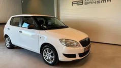 Wit Gebruikt 2014 Skoda Fabia Hatchback | € 5.950 (Eerlijke prijs)