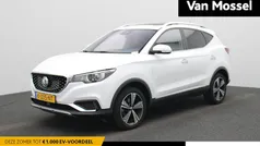Wit Gebruikt 2021 MG ZS Luxury Sedan | € 16.400 (Eerlijke prijs)