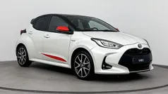 Wit Gebruikt 2021 Toyota Yaris Hybrid Executive Hatchback | € 23.999 (Eerlijke prijs)
