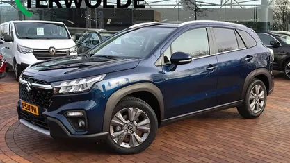 Blauw Occasion 2024 Suzuki SX4 S-Cross SUV | € 27.945 (Eerlijke prijs)