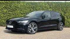 Zwart Gebruikt 2022 Volvo V60 R-Design Stationwagen | € 37.940 (Eerlijke prijs)