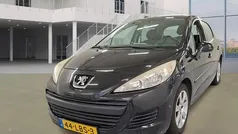 Zwart (metallic) Gebruikt 2010 Peugeot 207 Hatchback | € 2.450 (Eerlijke prijs)