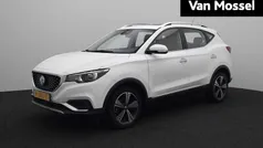 Wit Gebruikt 2020 MG ZS Luxury Sedan | € 14.777 (Eerlijke prijs)