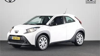 Wit Gebruikt 2024 Toyota Aygo X Play SUV | € 16.400 (Super prijs)